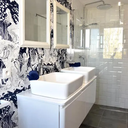 Cocoon-chambre D'hotes Bed & Breakfast 3*